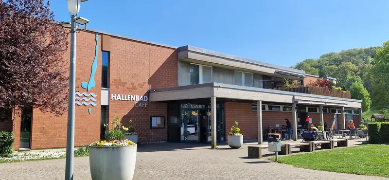 Hallenbad Muttenz mit Café